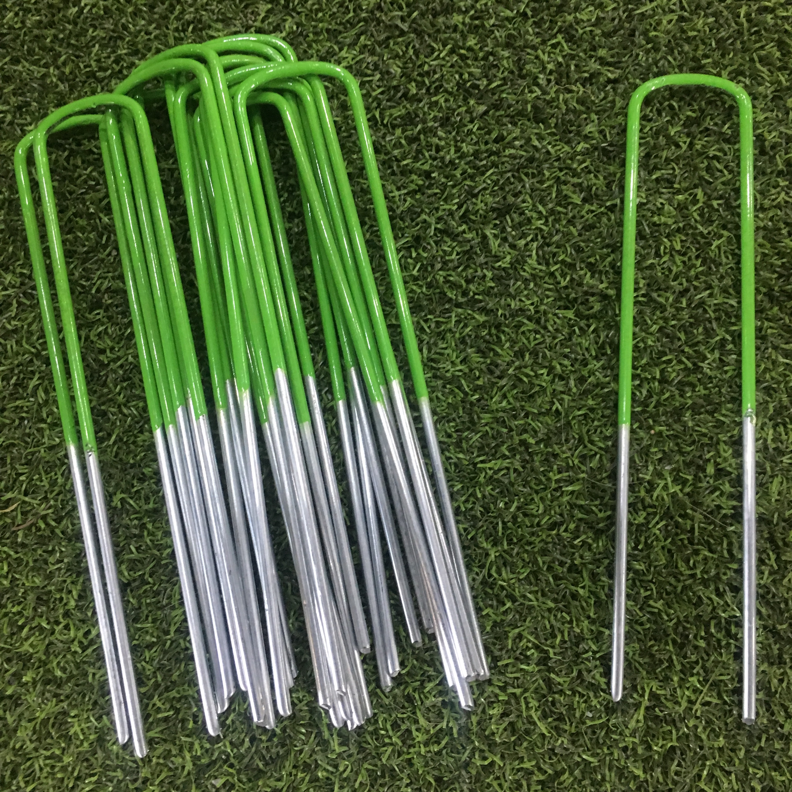 artificial grass pegs light green 3mm artificial grass pegs light half green